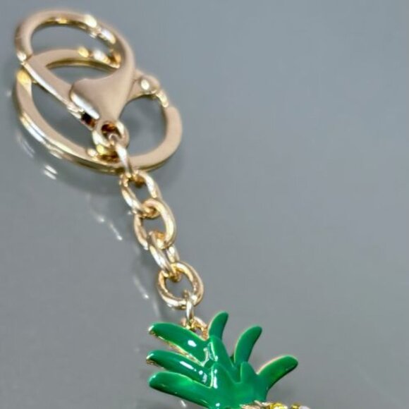 4 1/2" Gold Yellow Clear Rhinestone Bling Pineapple Fruit Bag Charm Keychain New - Picture 3 of 8